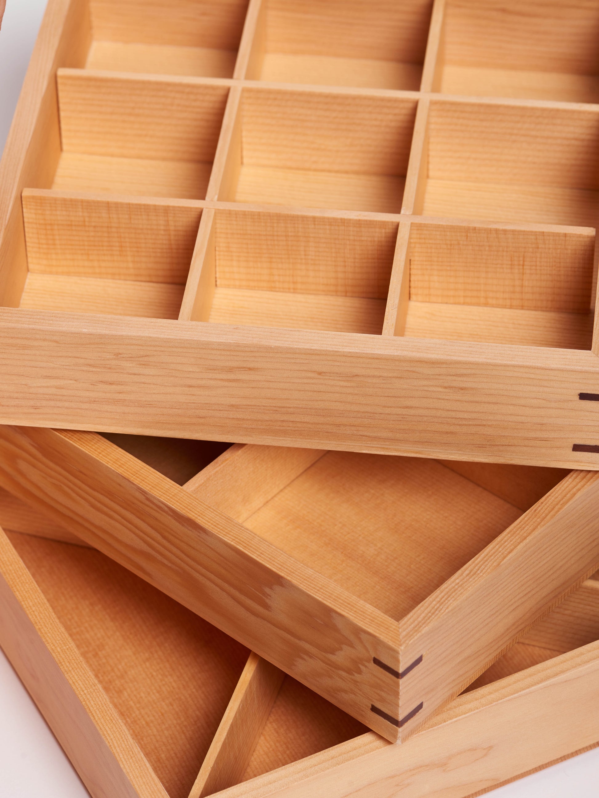 3-tiered-wooden-j-bako-bento-box-natural-5