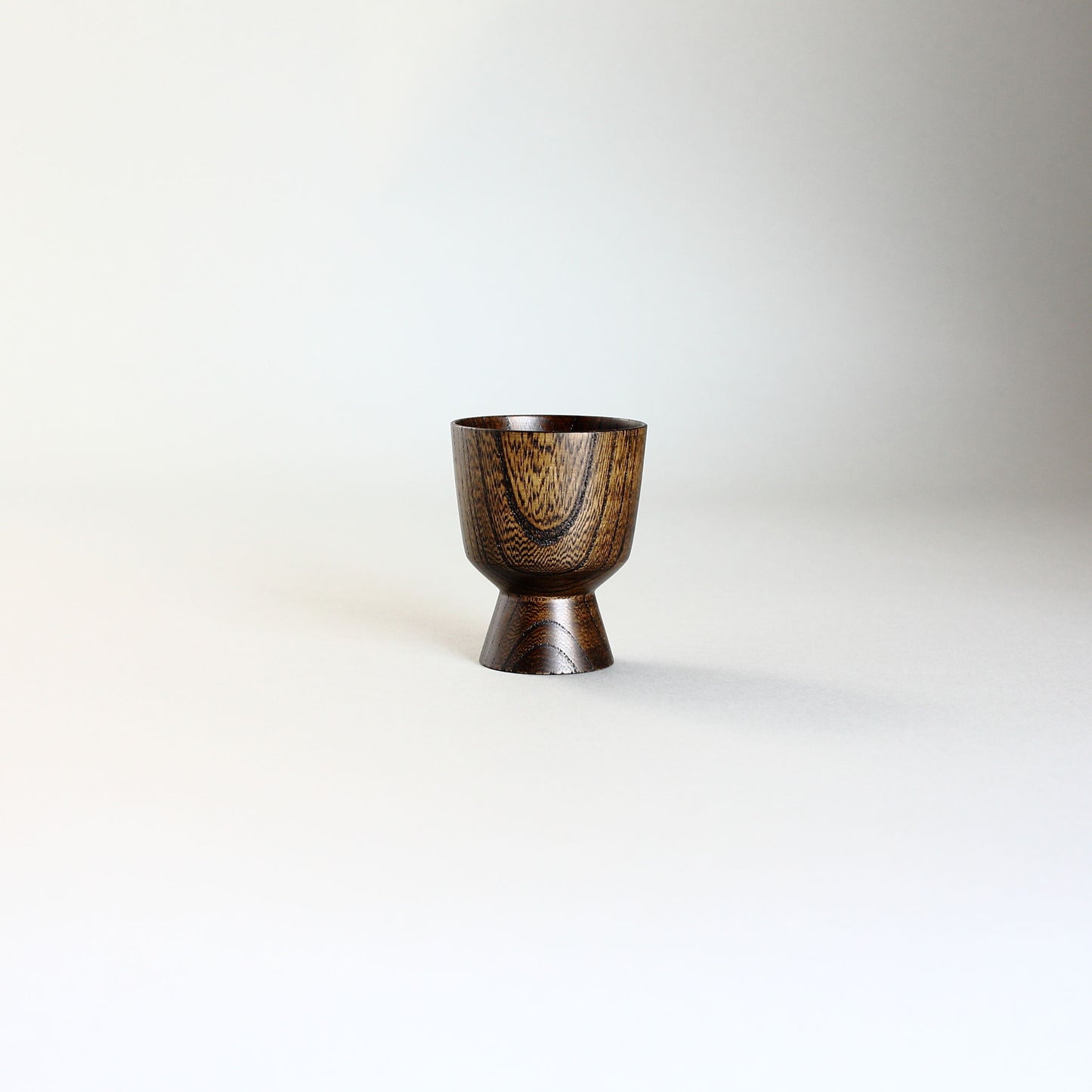 rokurosha-handcrafted-sake-cup-urushi-black-1