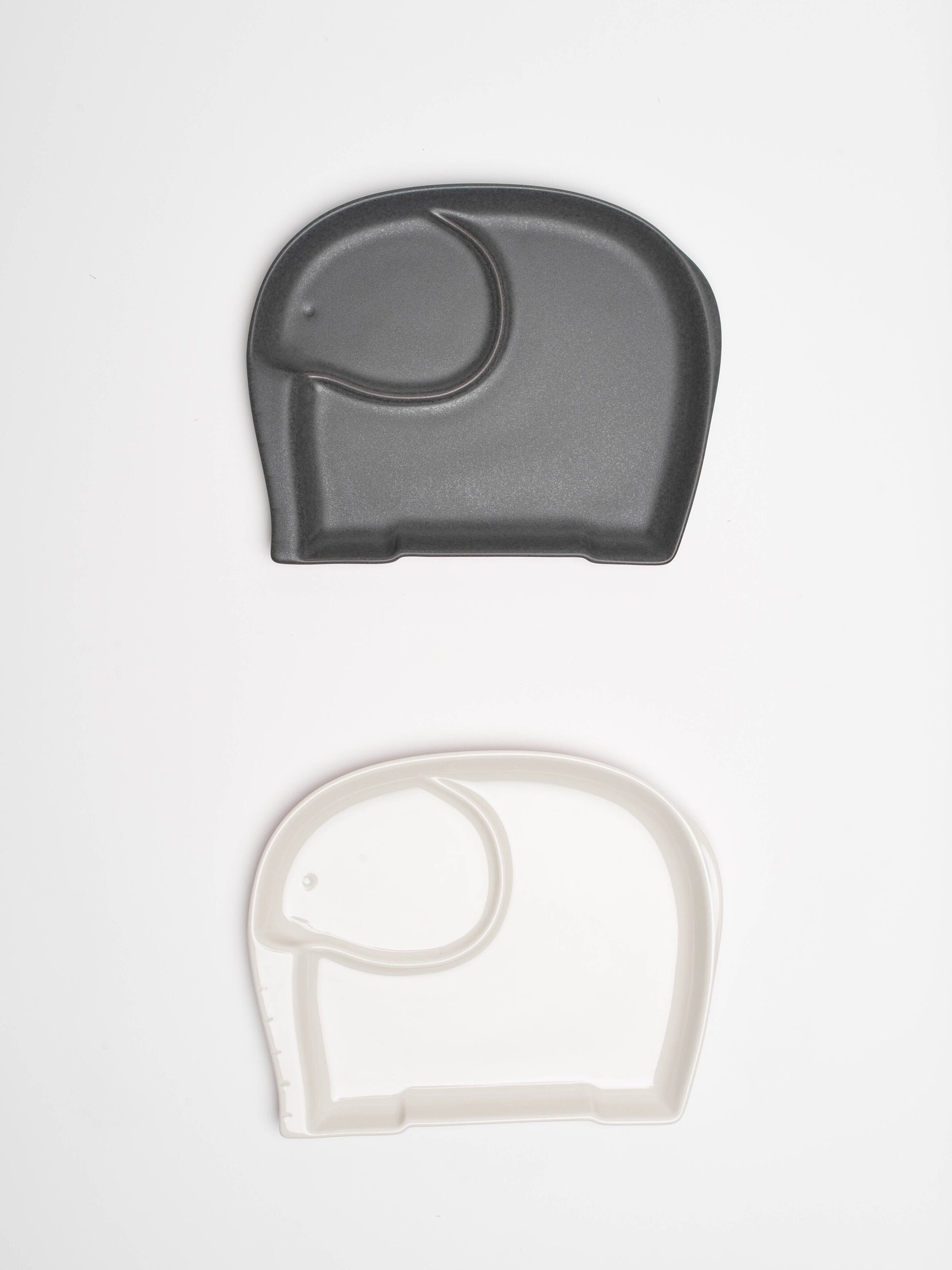 mino-ware-elephant-divided-plate-gray-matte-2