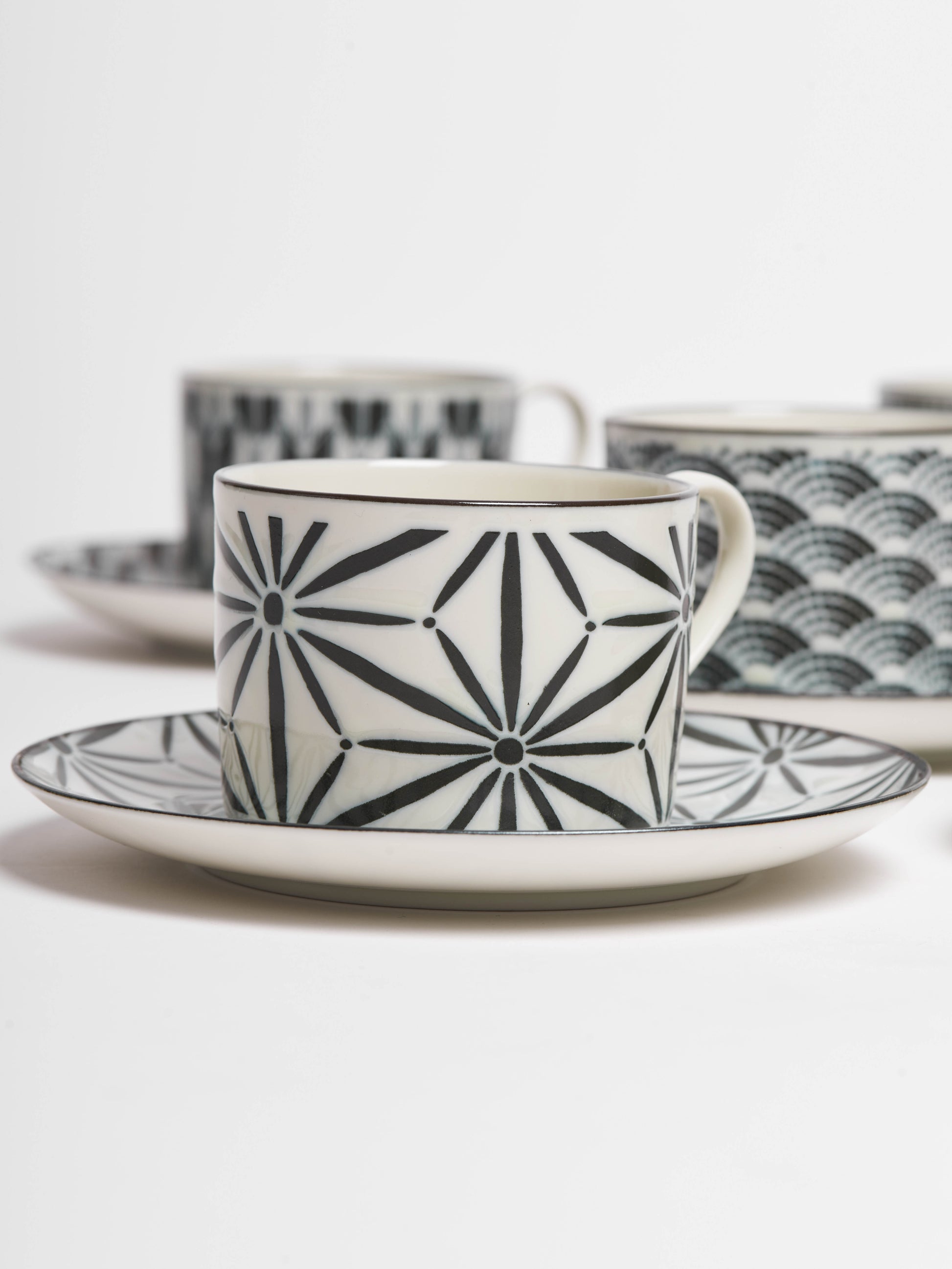 mino-ware-coffee-cup-and-plate-gift-set-of-5-3