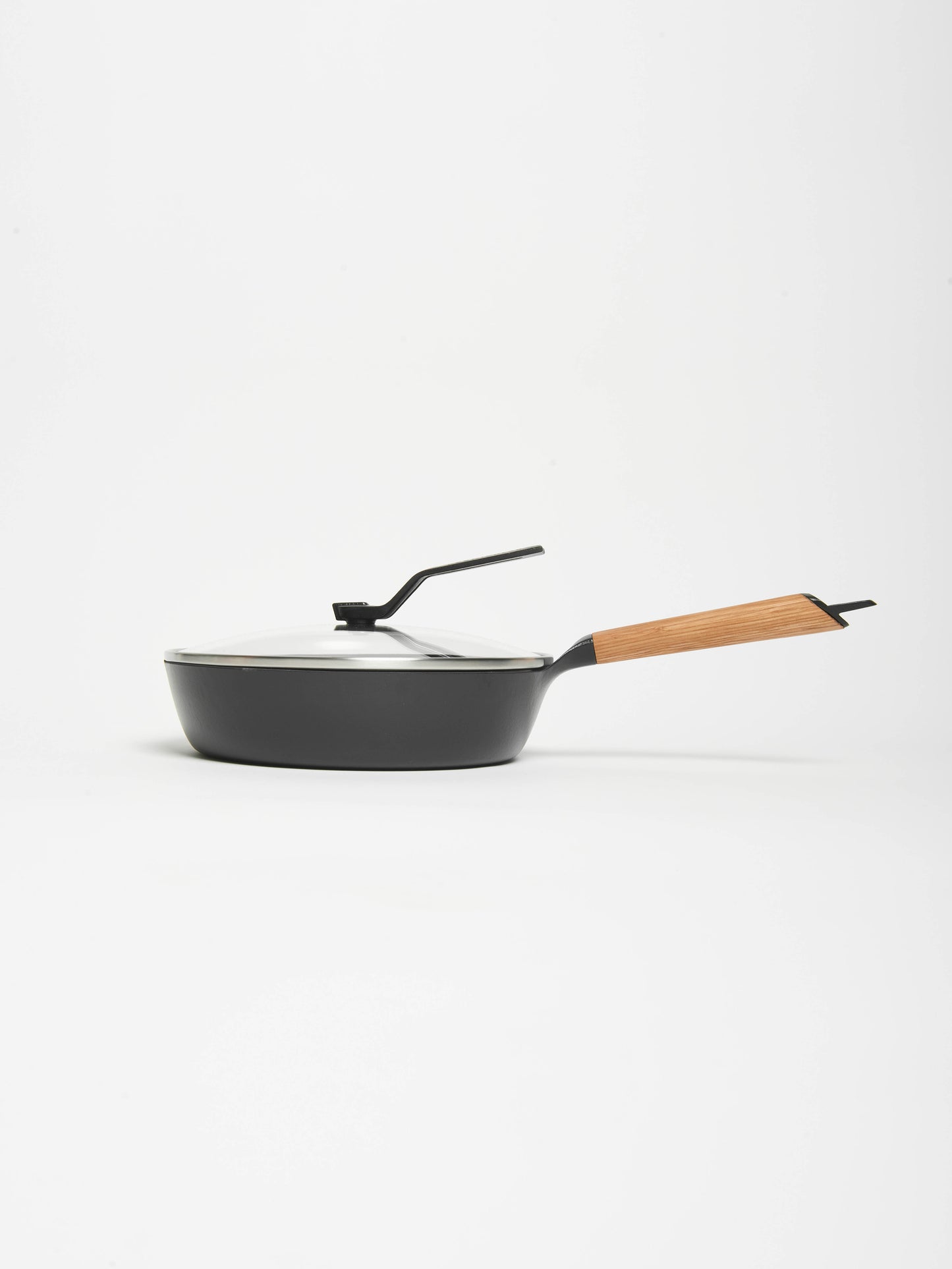 vermicular-9-5in-pan-with-glass-lid-oak-8
