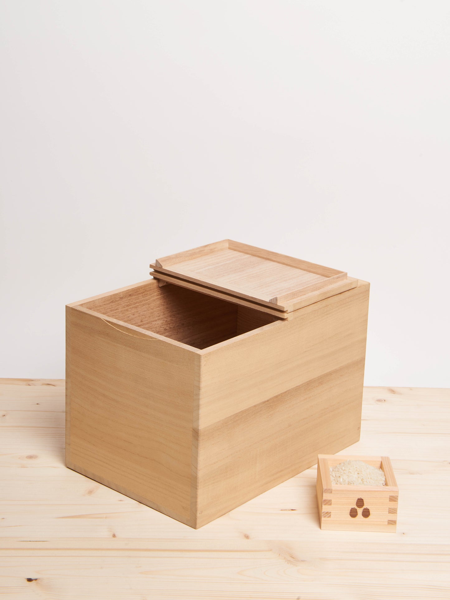 paulownia-wood-rice-storage-komebitsu-box-11lb-2
