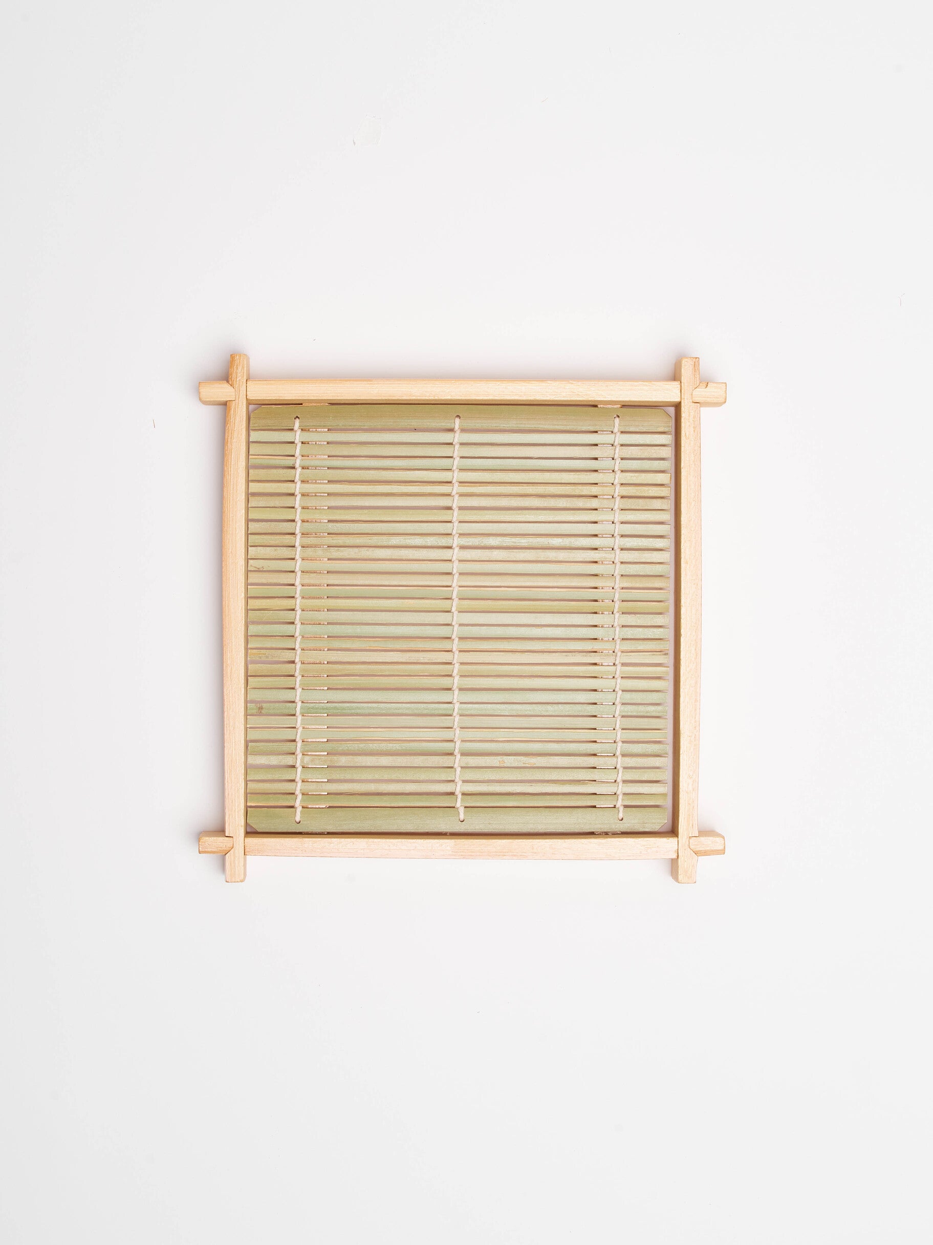 handcrafted-bamboo-soba-udon-noodle-square-tray-1