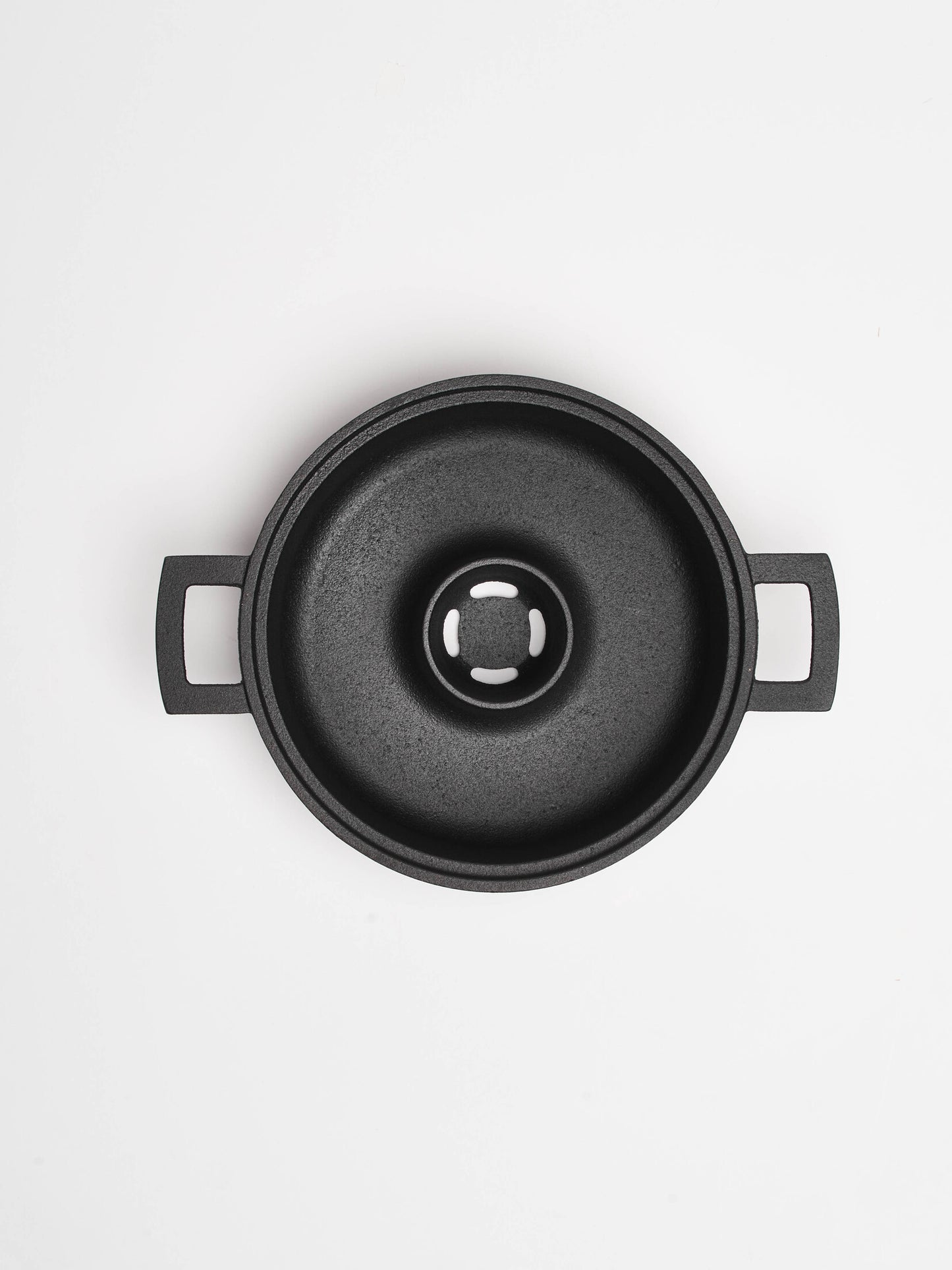 tami-pan-nambu-tekki-cast-iron-bread-maker-5