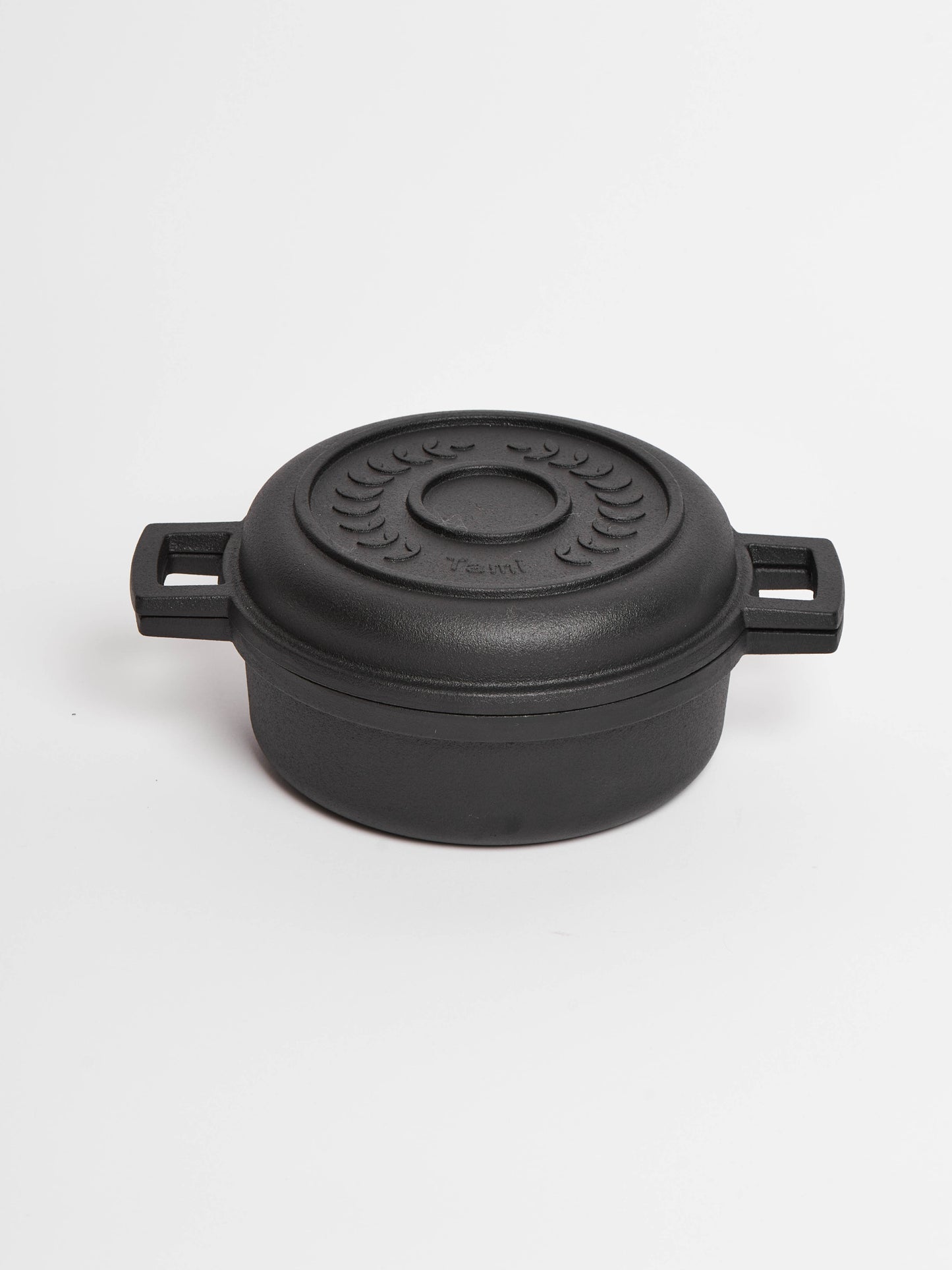 tami-pan-nambu-tekki-cast-iron-bread-maker-1