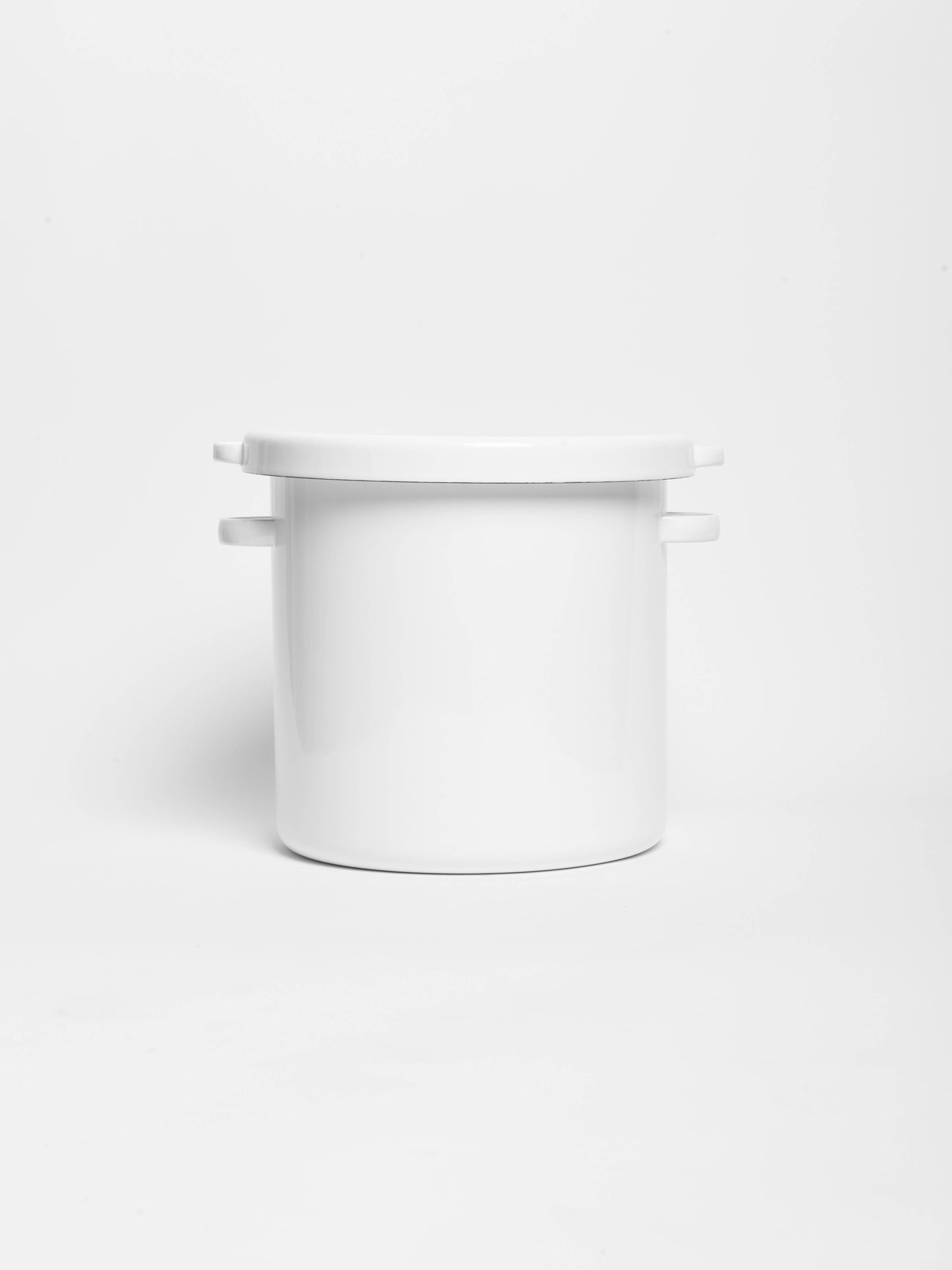 noda-horo-enamel-coated-iron-stocker-1