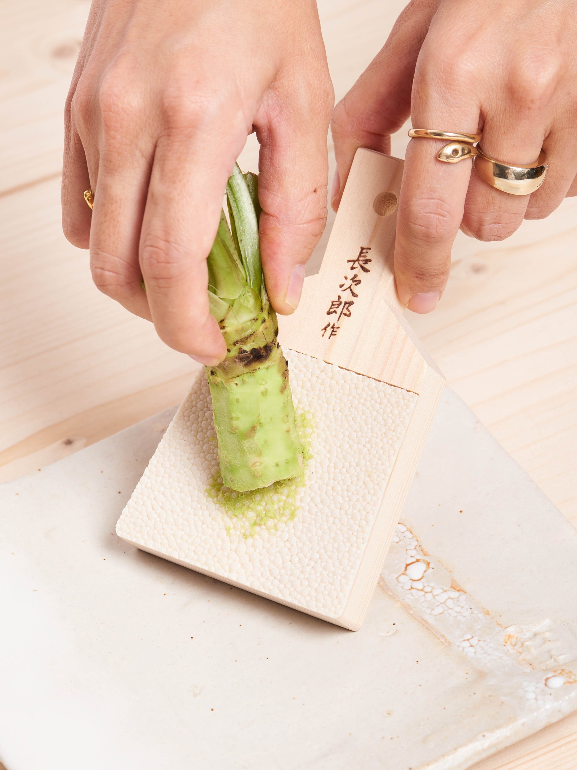 chojiro-wasabi-grater-with-sharkskin-3