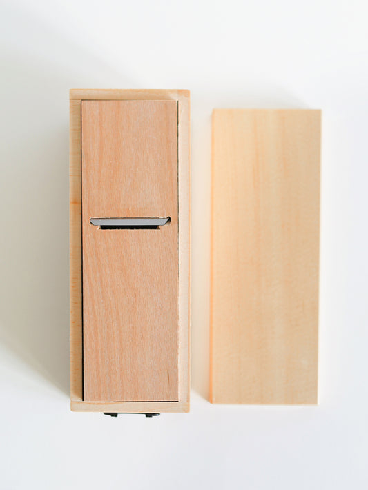 dry-bonito-flakes-katsuobushi-shaver-wooden-box-steel-blade-1
