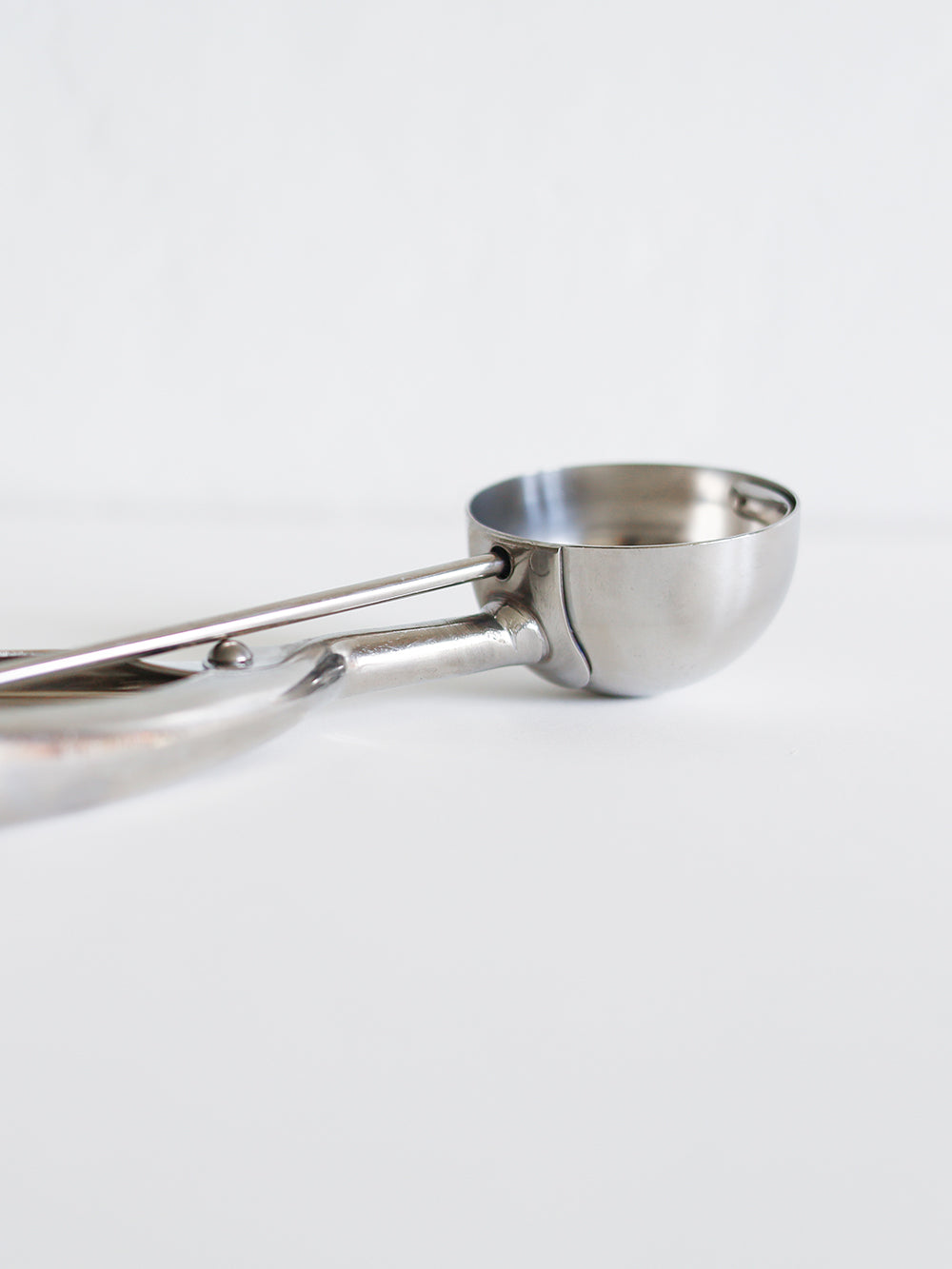 stainless-steel-ice-cream-scoop-master-dx-3