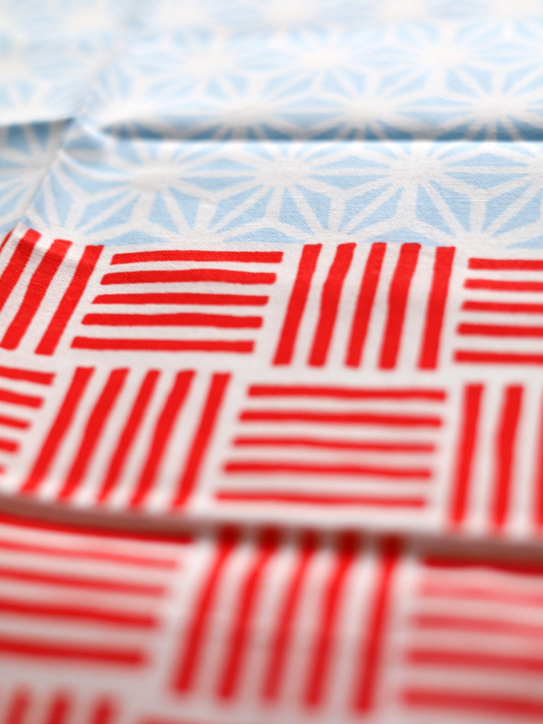 takara-gallery-workroom-traditional-gujo-hand-towel-100-cotton-japanese-tenugui-red-light-blue-2