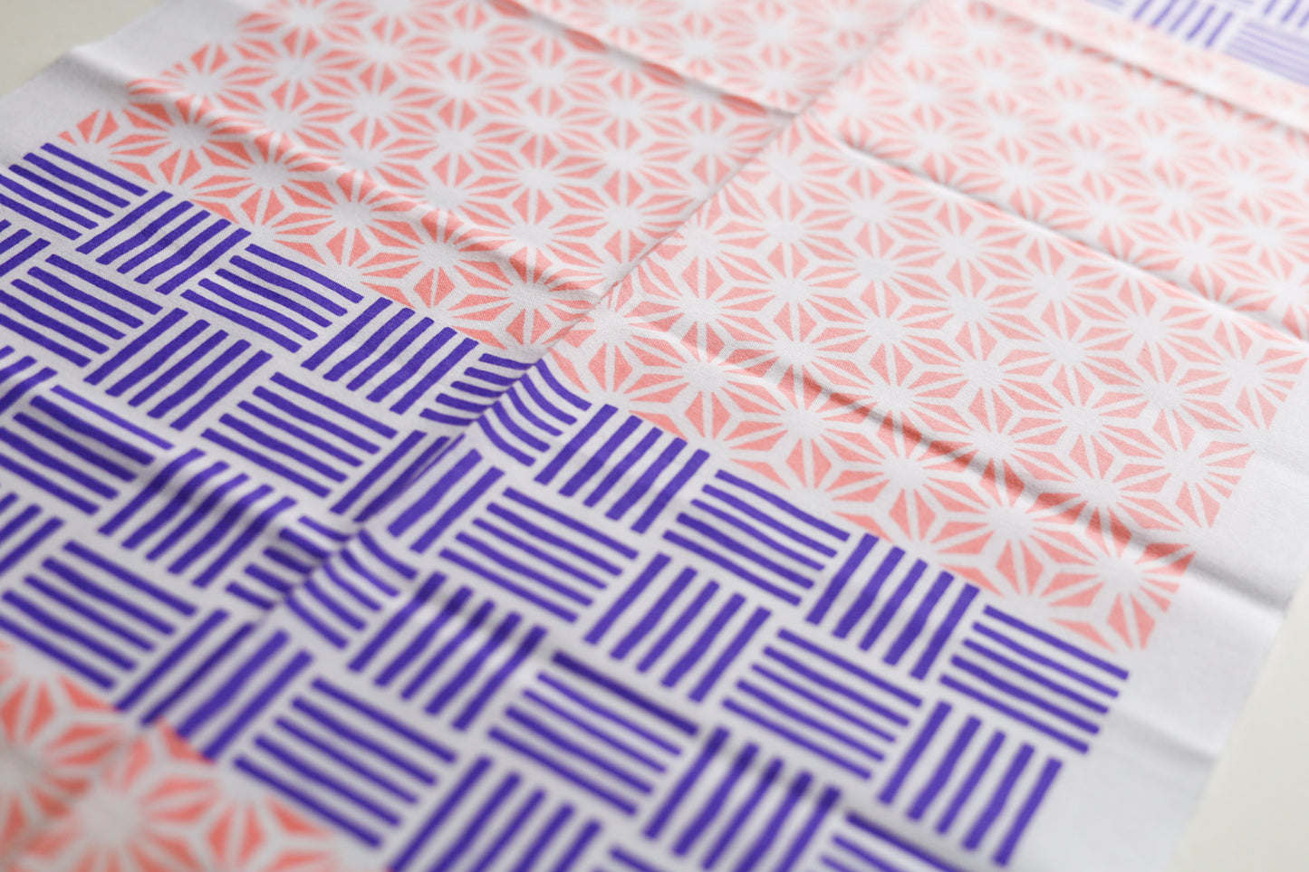takara-gallery-workroom-traditional-gujo-hand-towel-100-cotton-japanese-tenugui-purple-pink-2