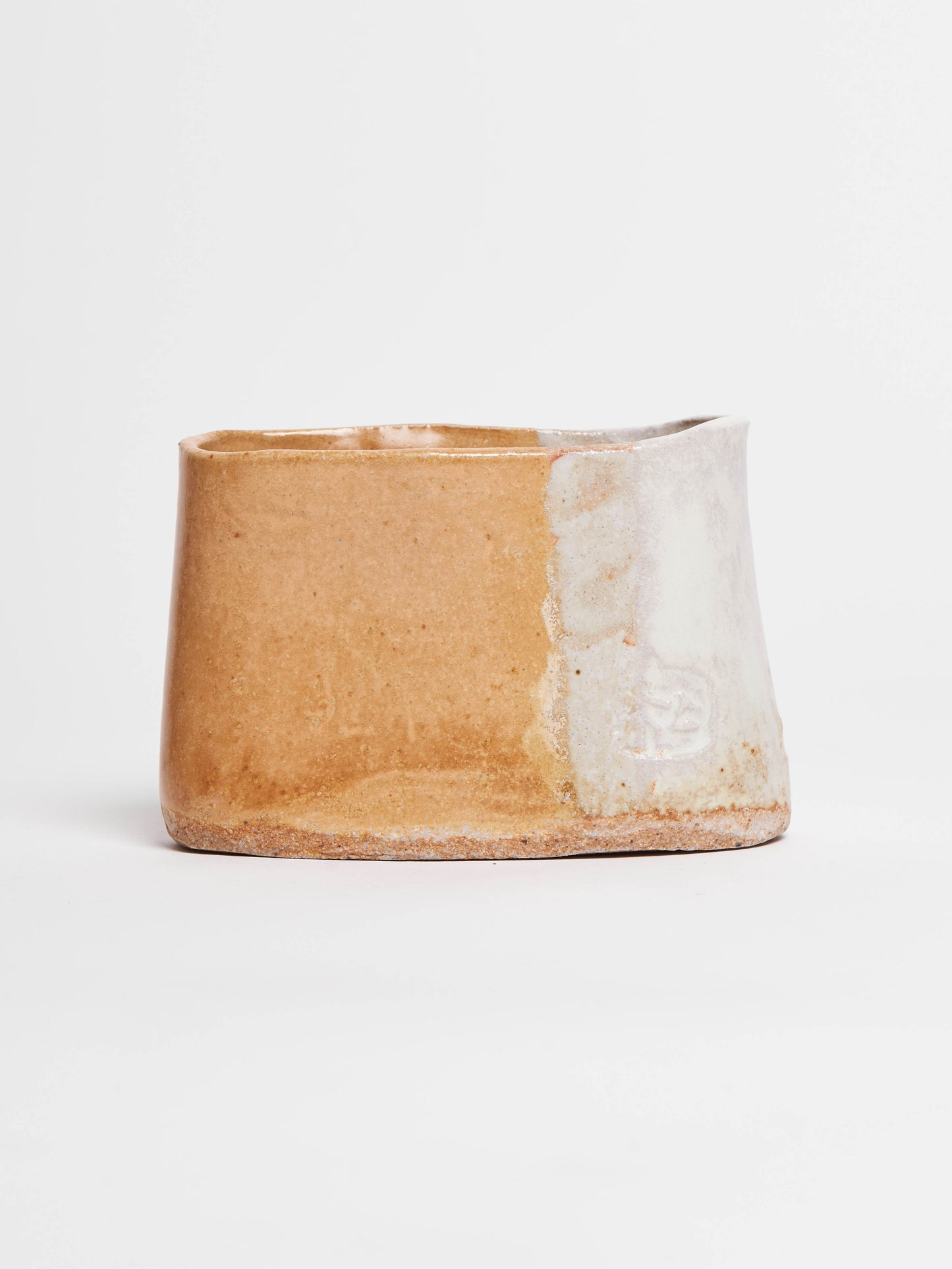 bicolor-oval-ceramic-vase-1
