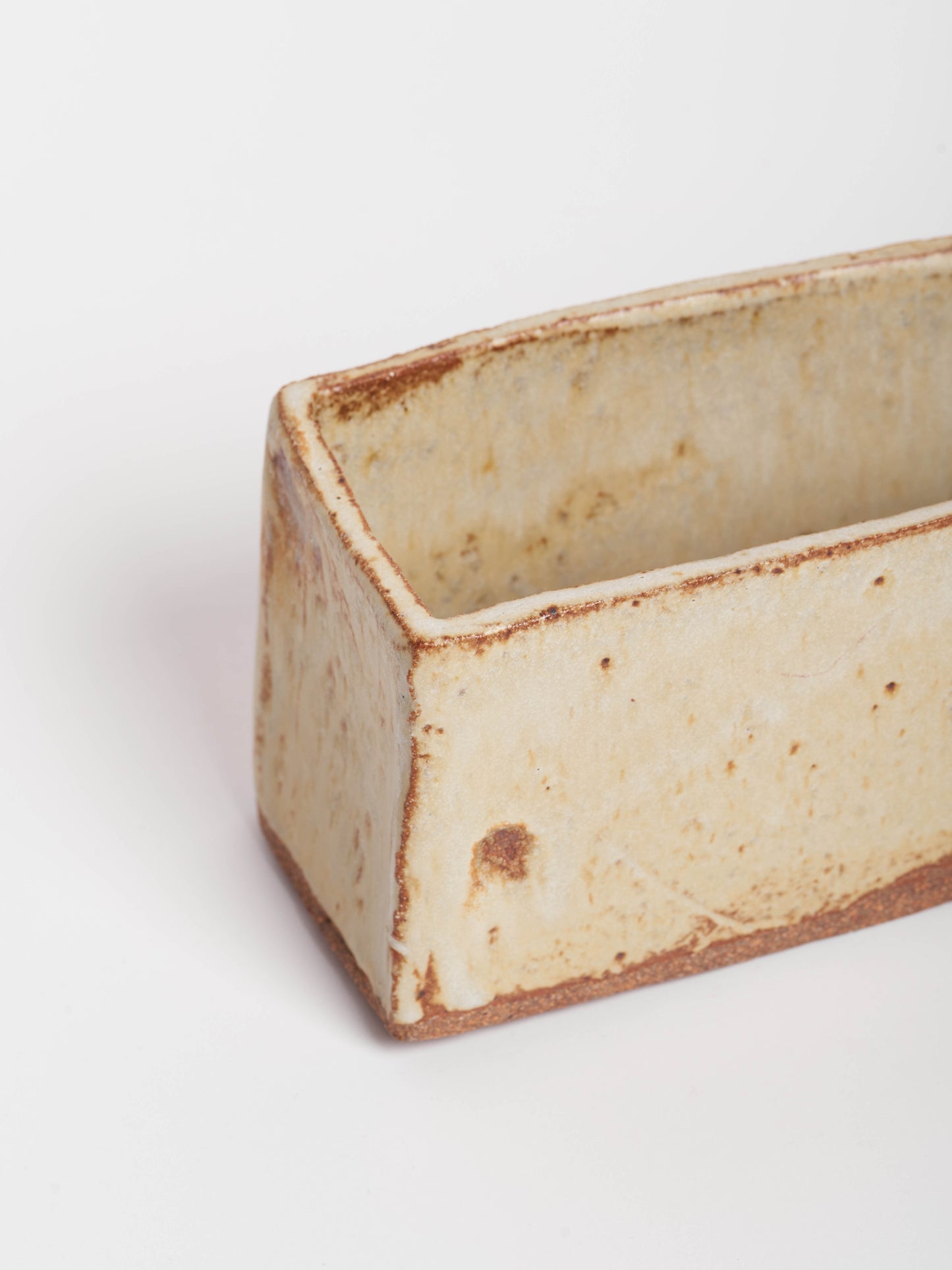 moriko-yokoyama-wide-rectangle-ceramic-vase-5