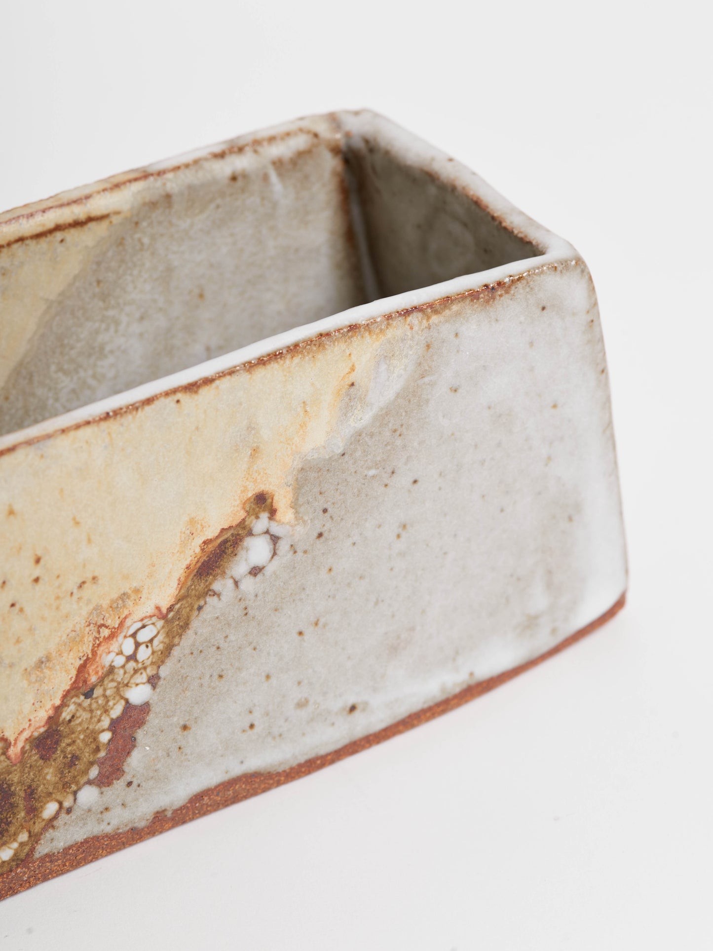 moriko-yokoyama-wide-rectangle-ceramic-vase-2