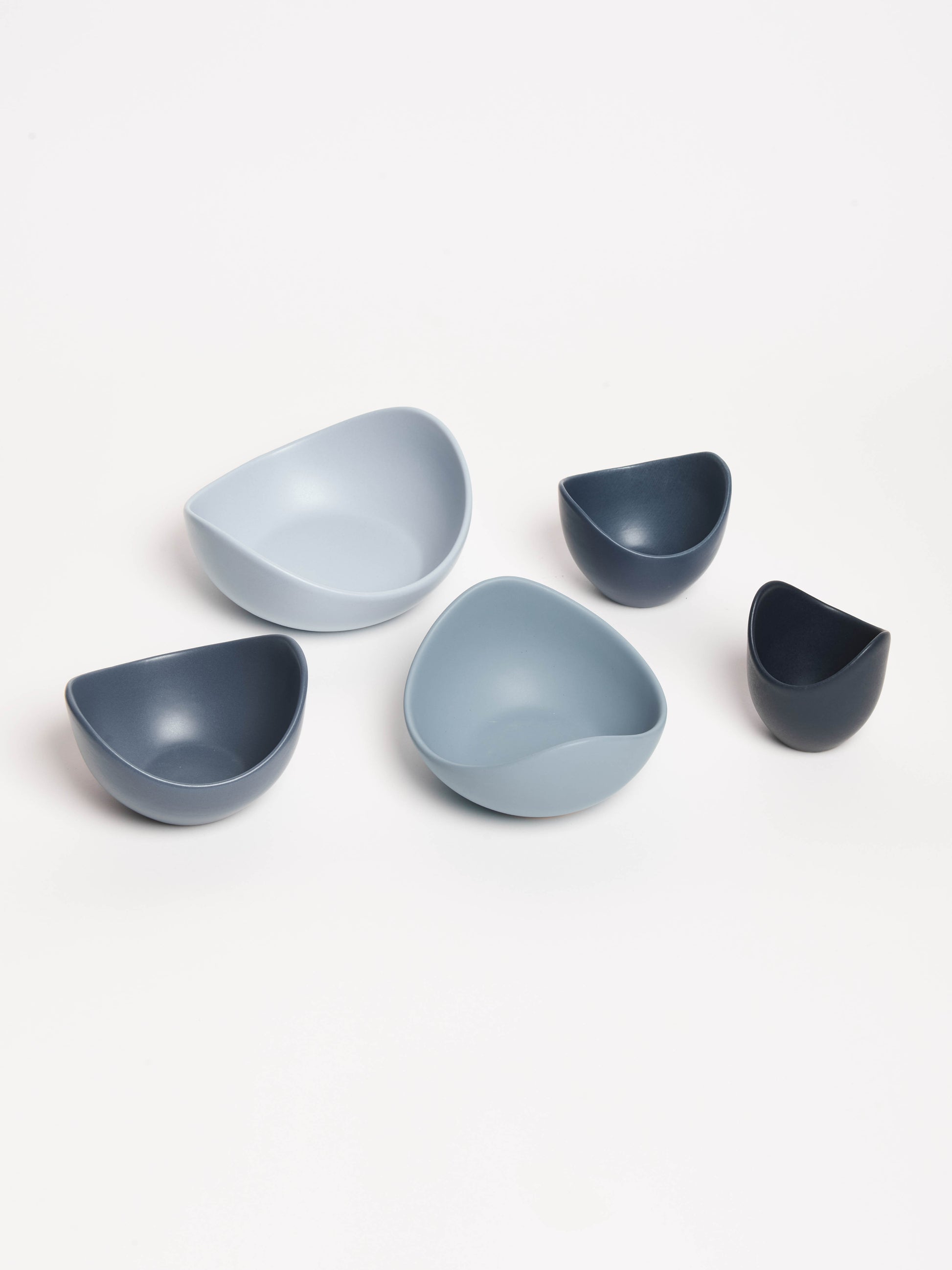 natalia-lotus-sculptural-bowls-5-piece-set-azure-blue-4