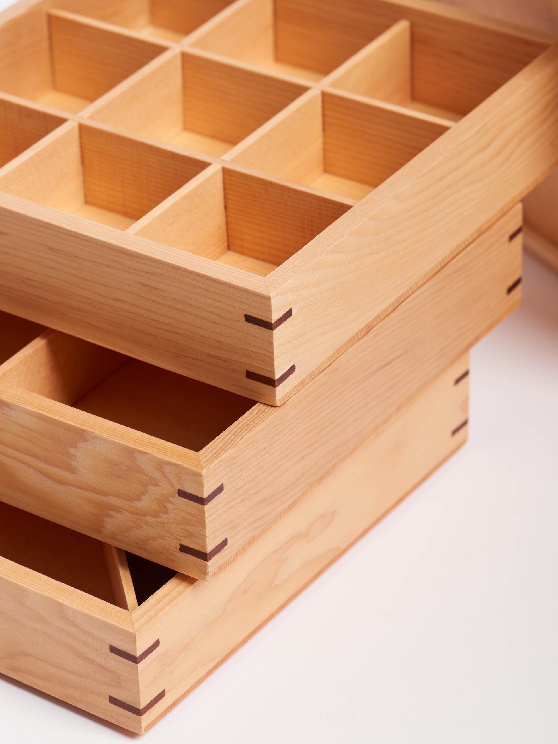 3-tiered-wooden-j-bako-bento-box-natural-3