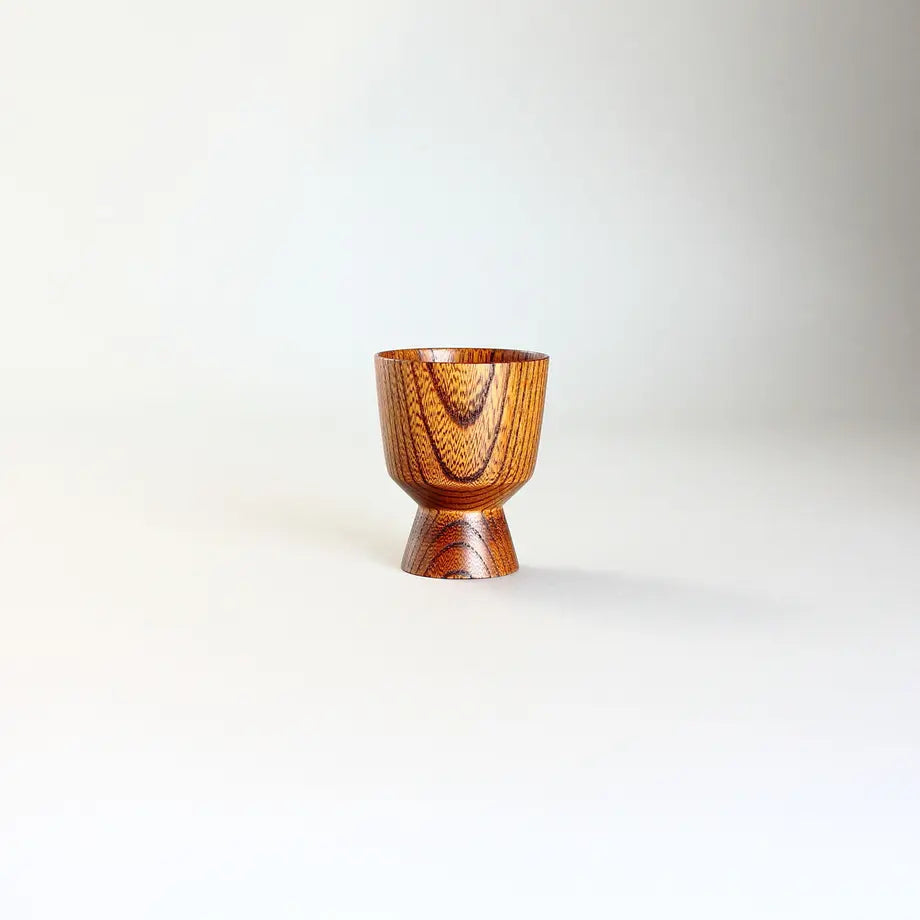 rokurosha-handcrafted-sake-cup-urushi-brown-1