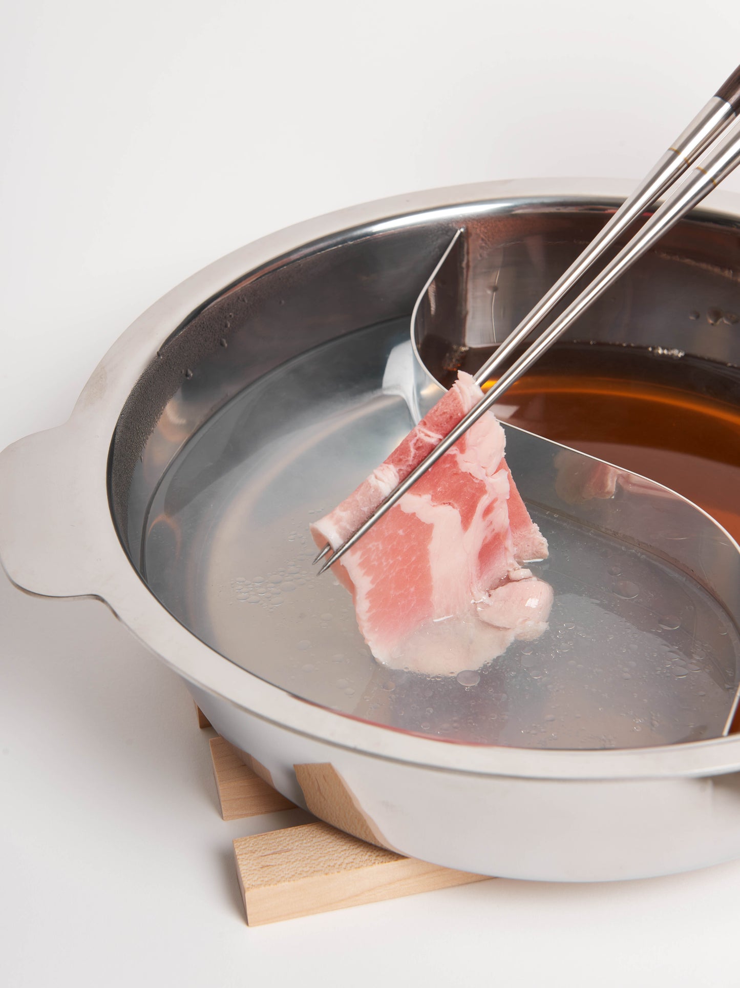 shabu-shabu-hot-pot-with-divider-4